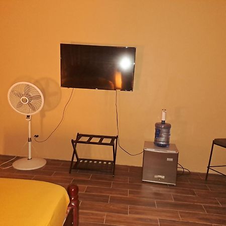 Banyan Rose Room 3 Orange Walk Zewnętrze zdjęcie